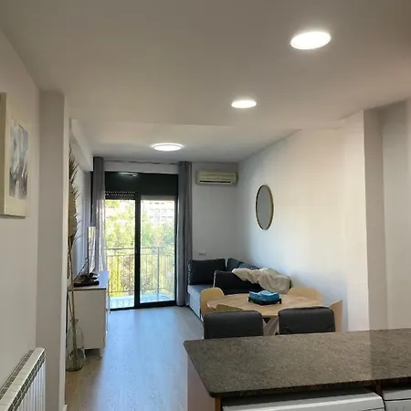 Acogedor Vallparadis Con Parking Terrassa